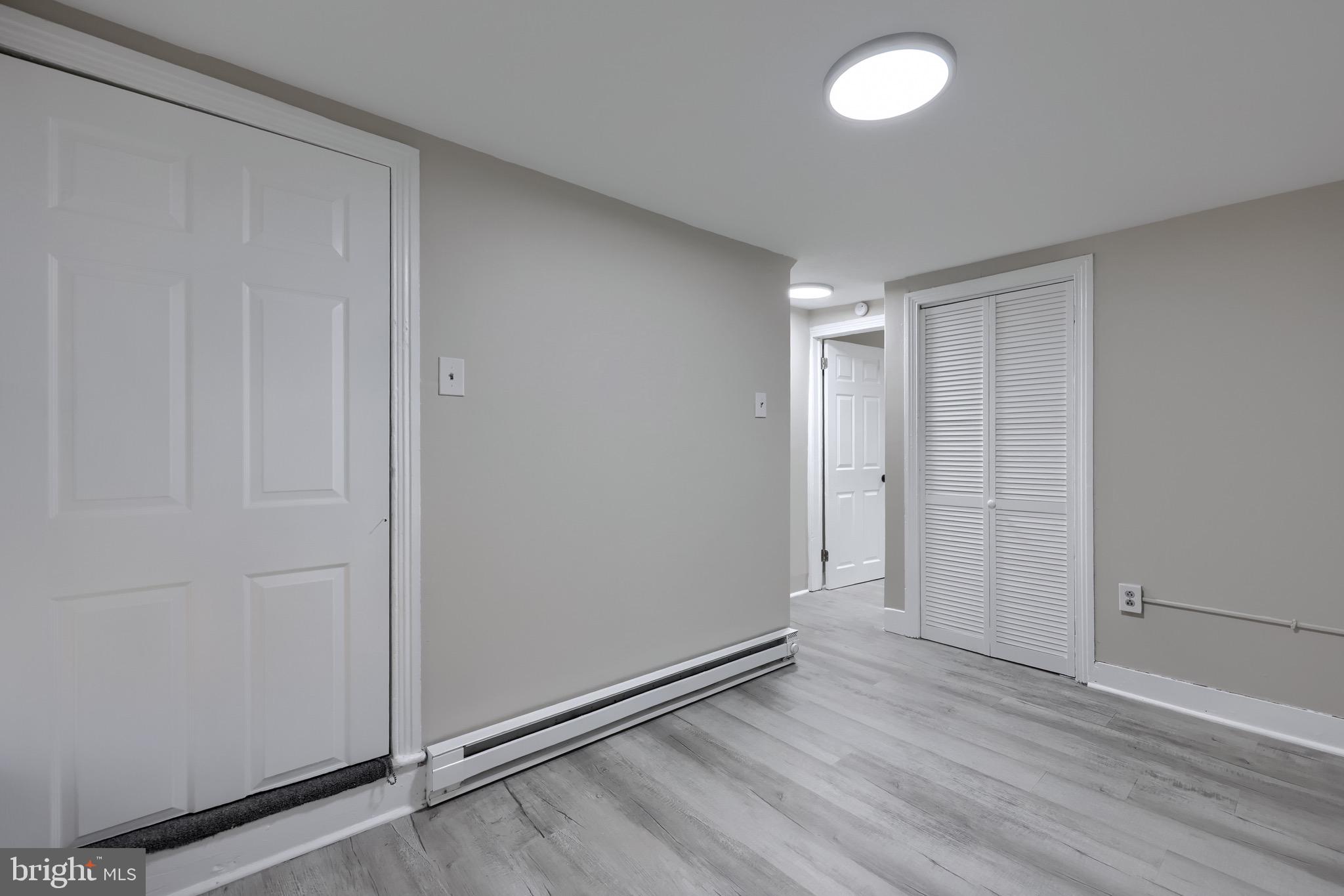 1047 MUHLENBERG STREET