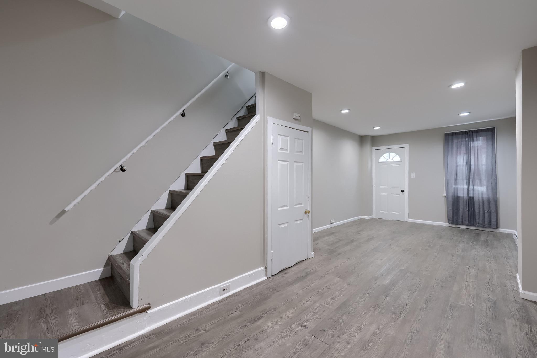 1047 MUHLENBERG STREET