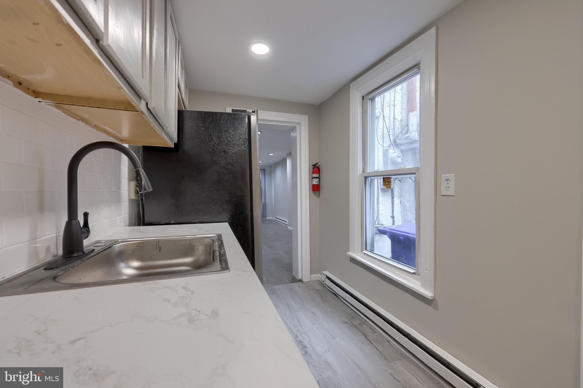 1047 MUHLENBERG STREET