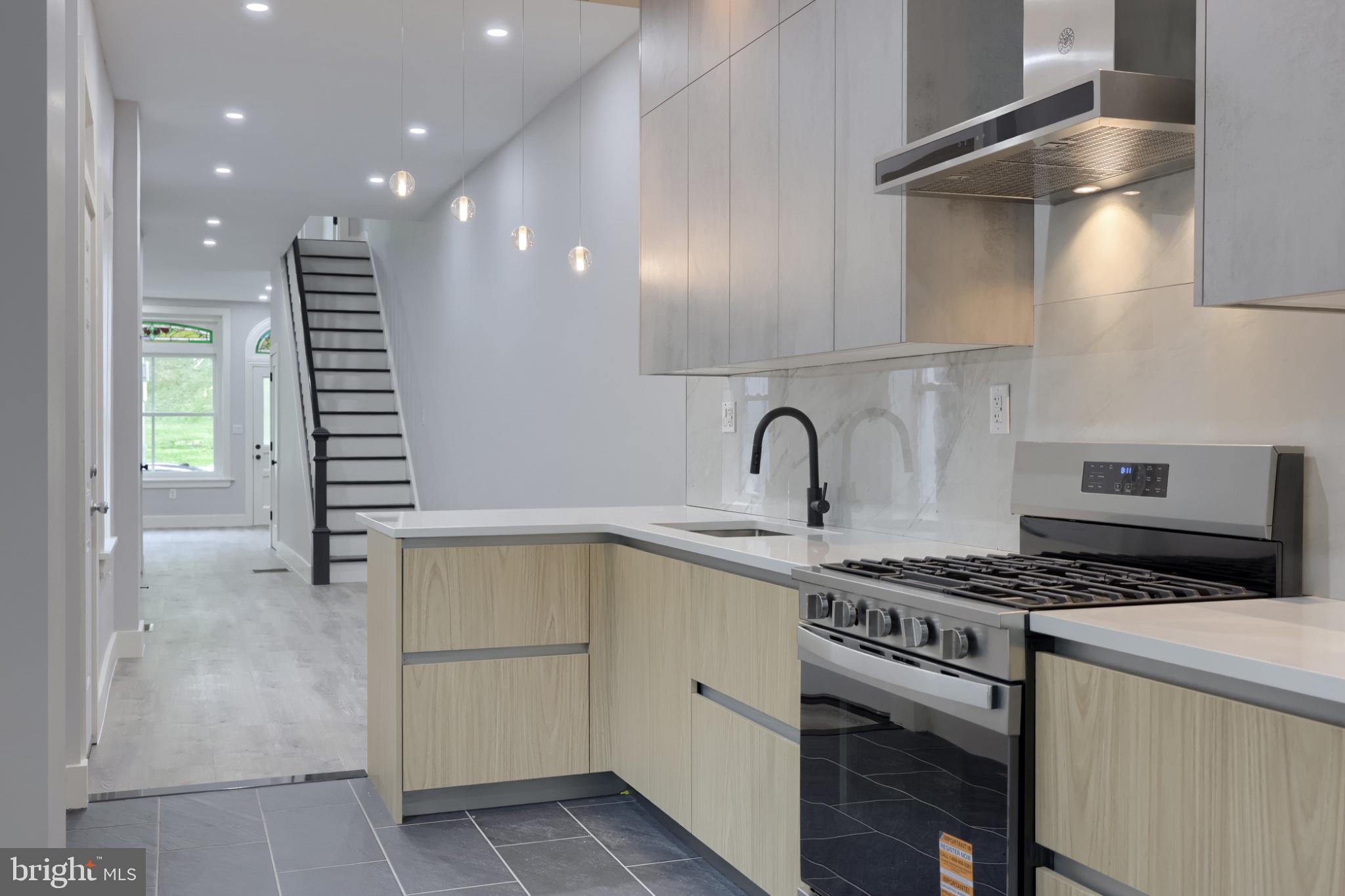 42 N 11TH STREET