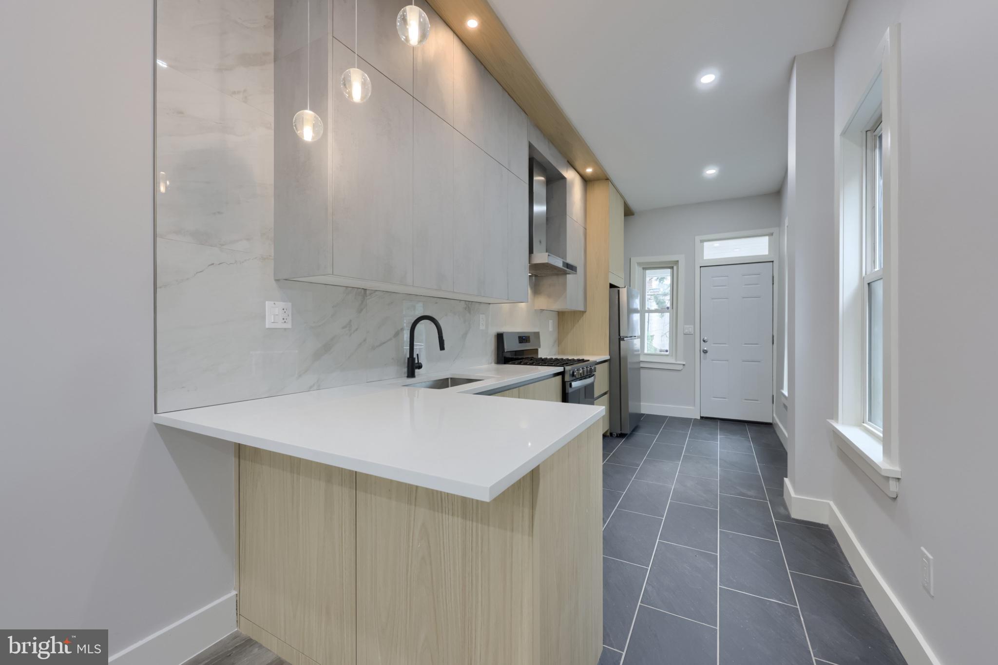 42 N 11TH STREET
