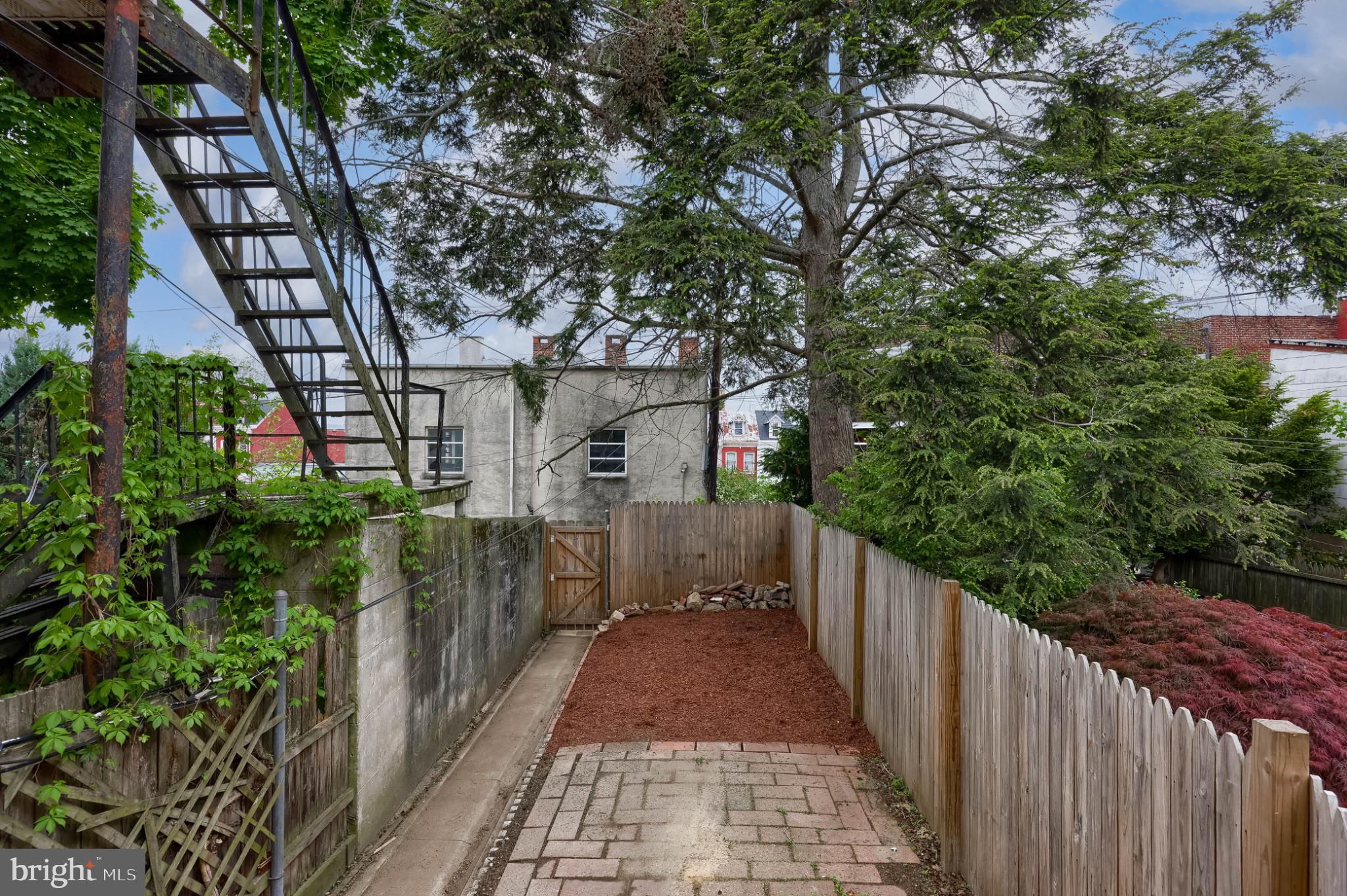 42 N 11TH STREET