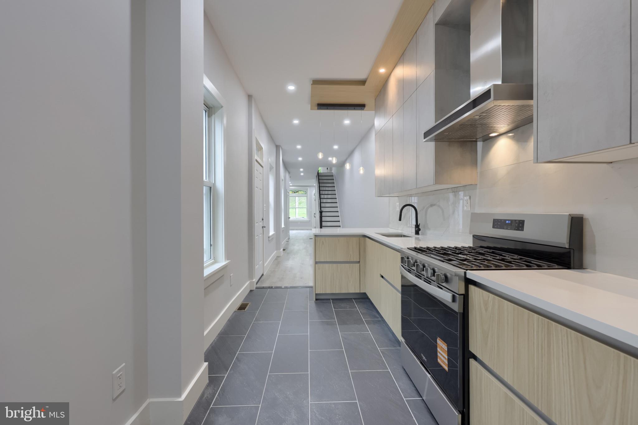 42 N 11TH STREET