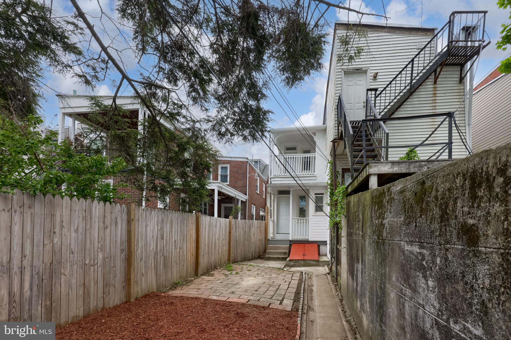 42 N 11TH STREET