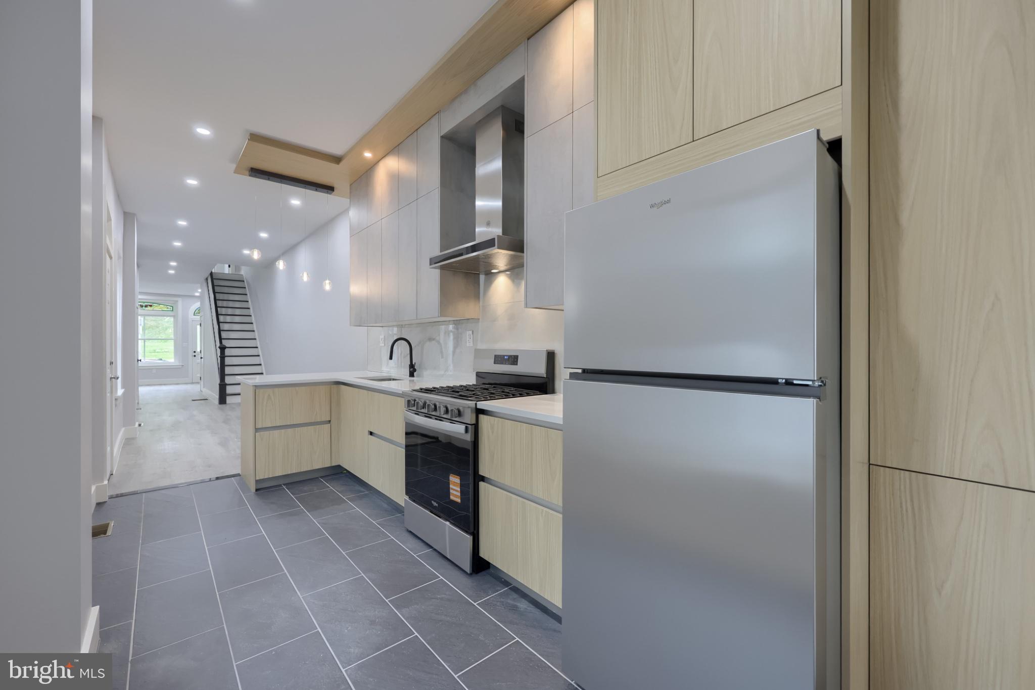 42 N 11TH STREET