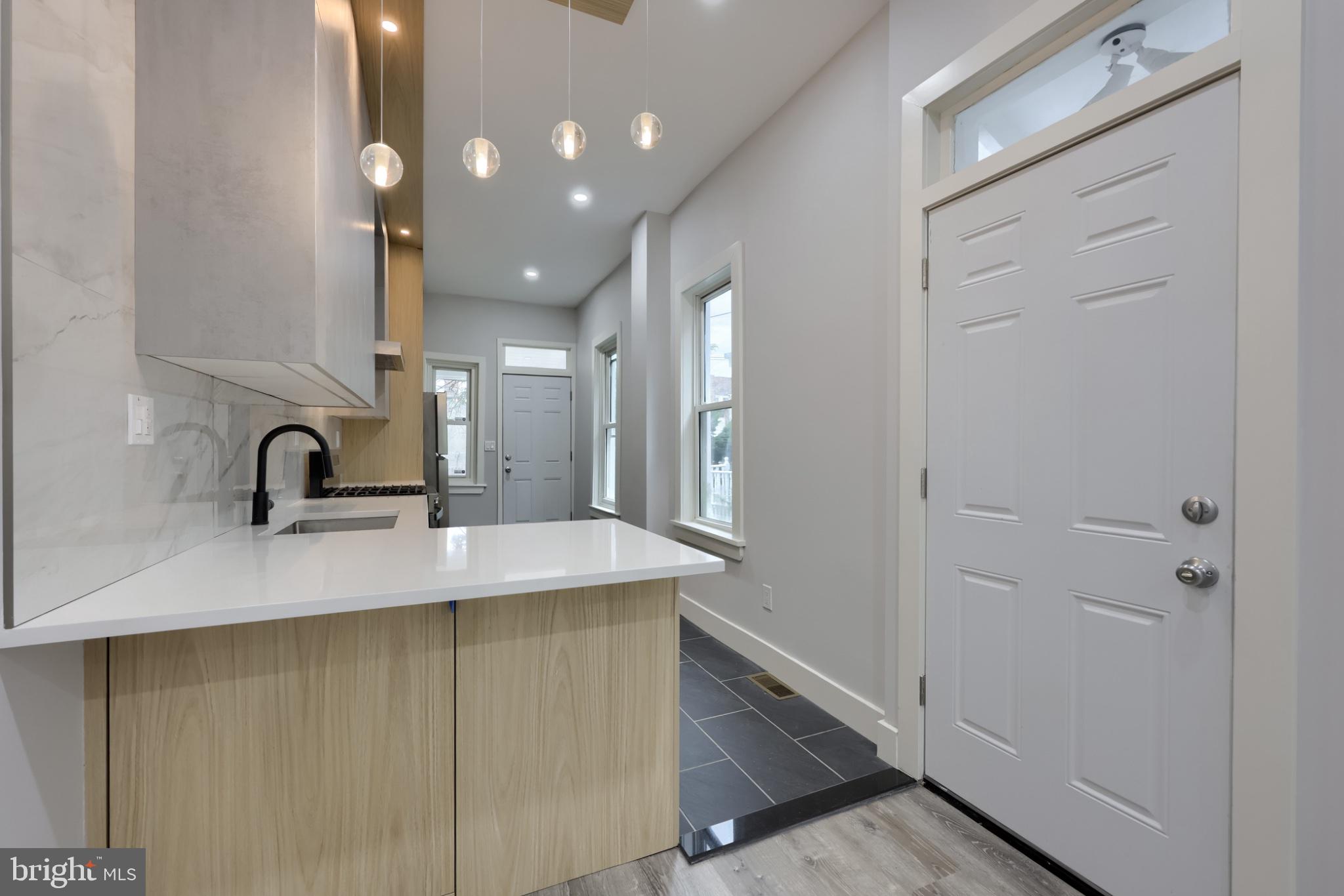 42 N 11TH STREET