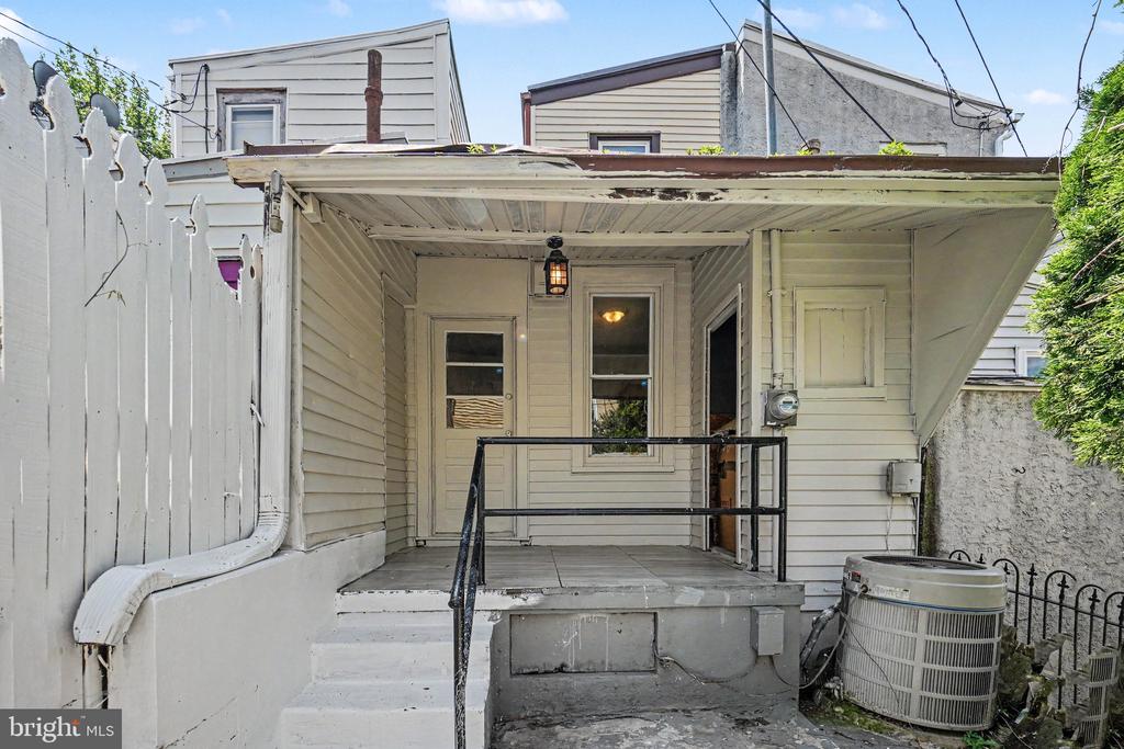 1207 OLEY STREET
