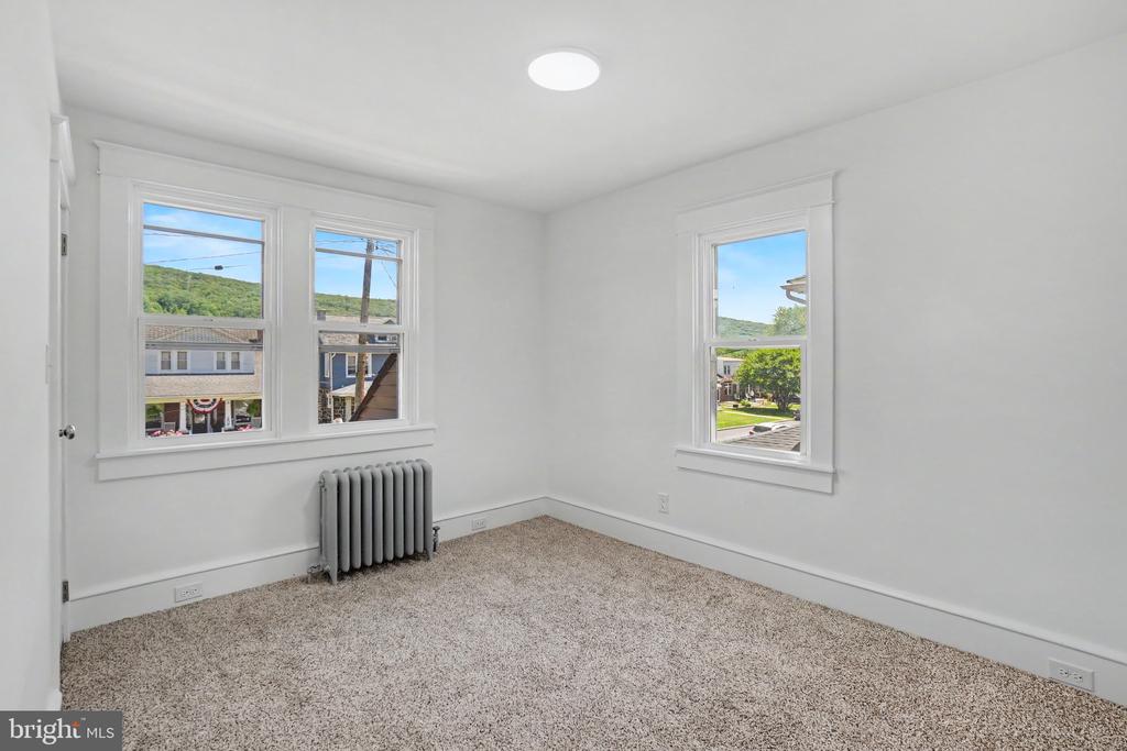 4 MYRTLE AVENUE