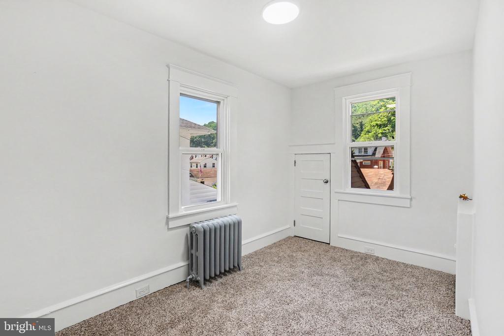 4 MYRTLE AVENUE