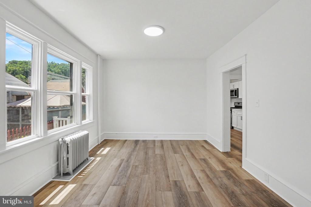 4 MYRTLE AVENUE