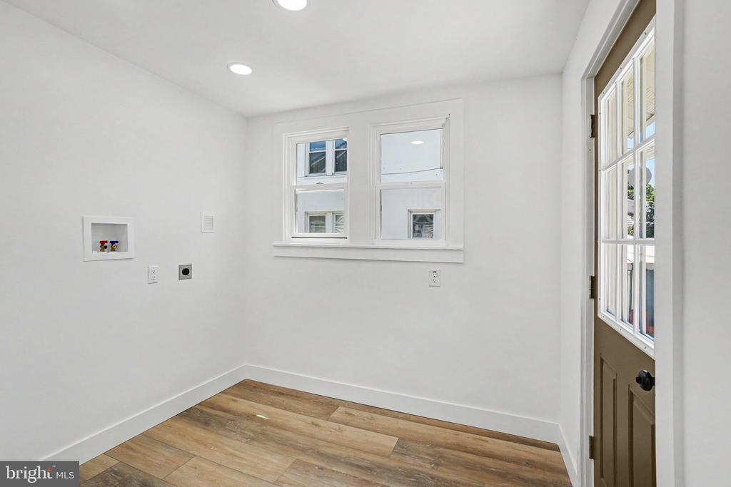 4 MYRTLE AVENUE