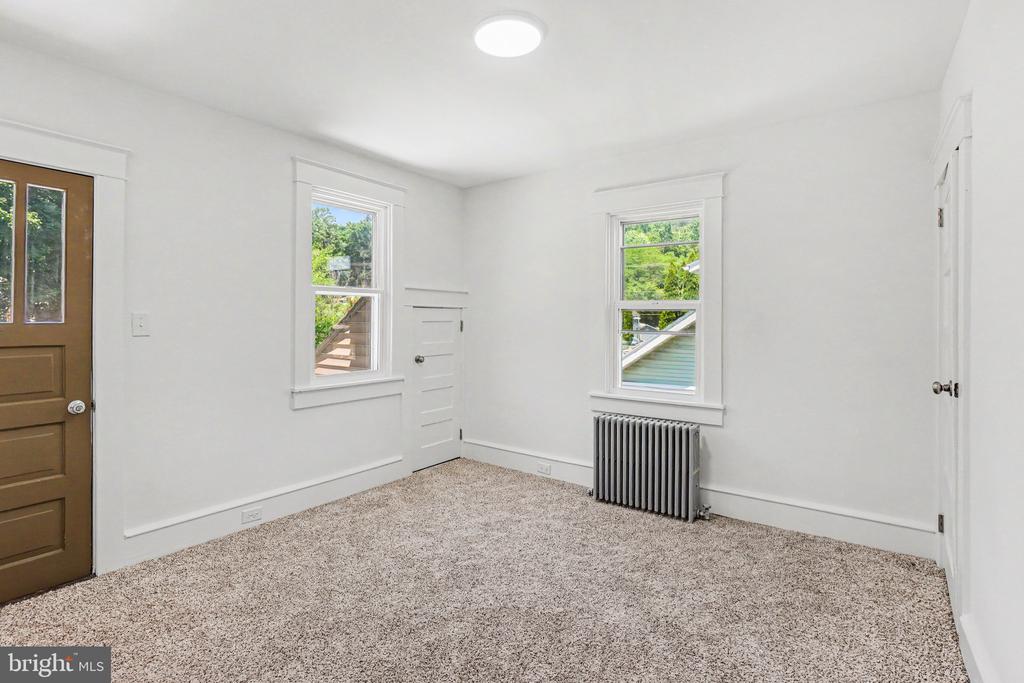 4 MYRTLE AVENUE