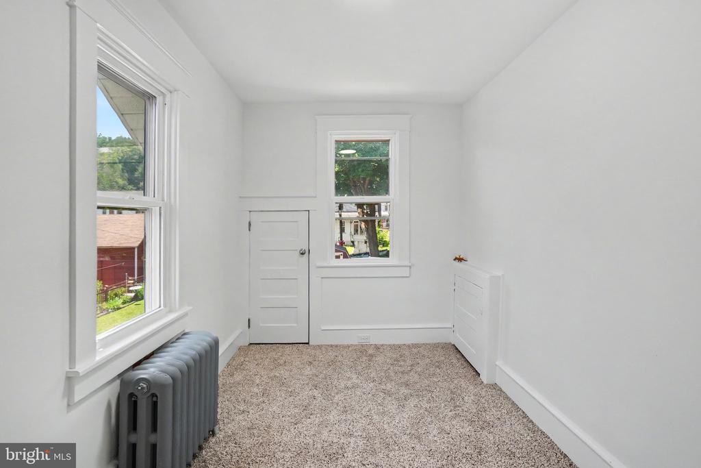 4 MYRTLE AVENUE