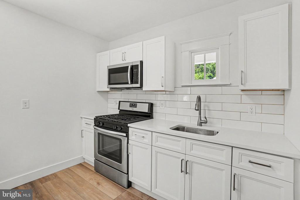 4 MYRTLE AVENUE