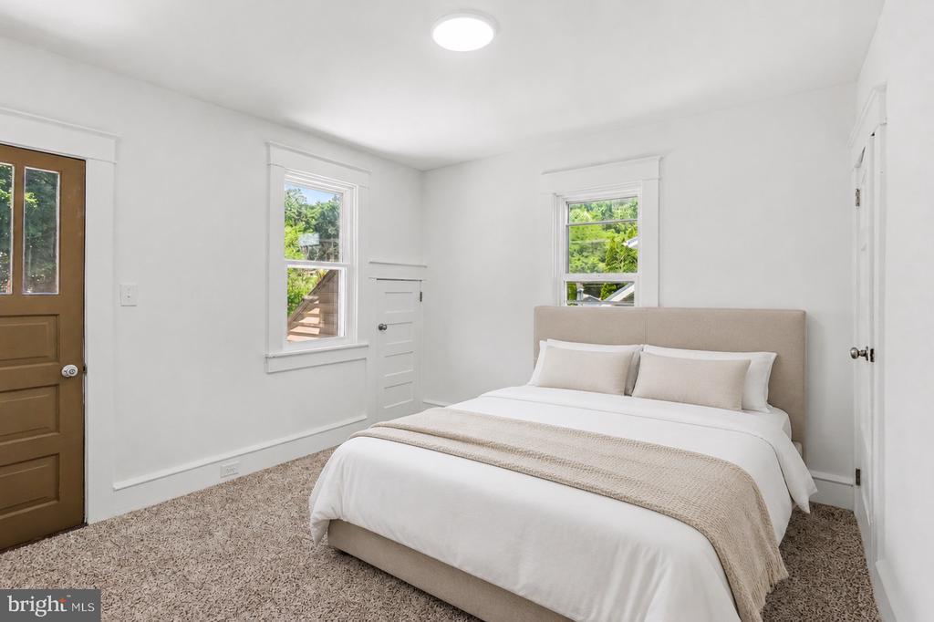 4 MYRTLE AVENUE