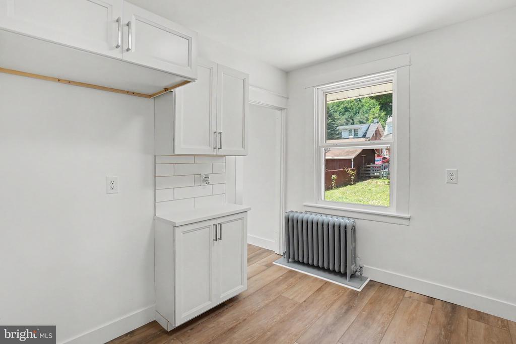 4 MYRTLE AVENUE