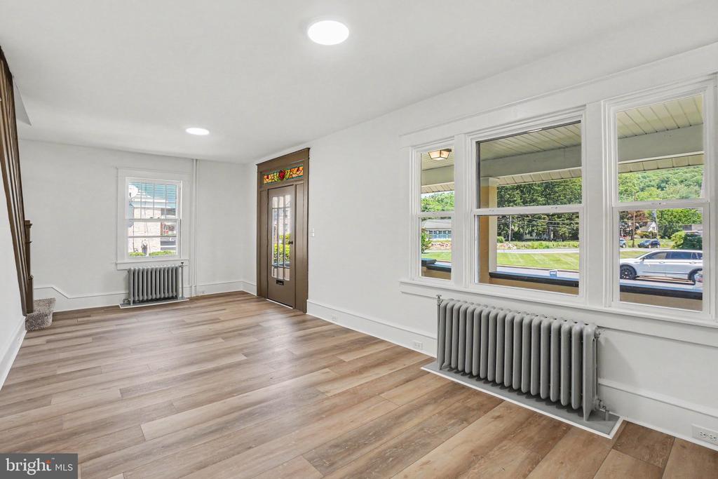 4 MYRTLE AVENUE