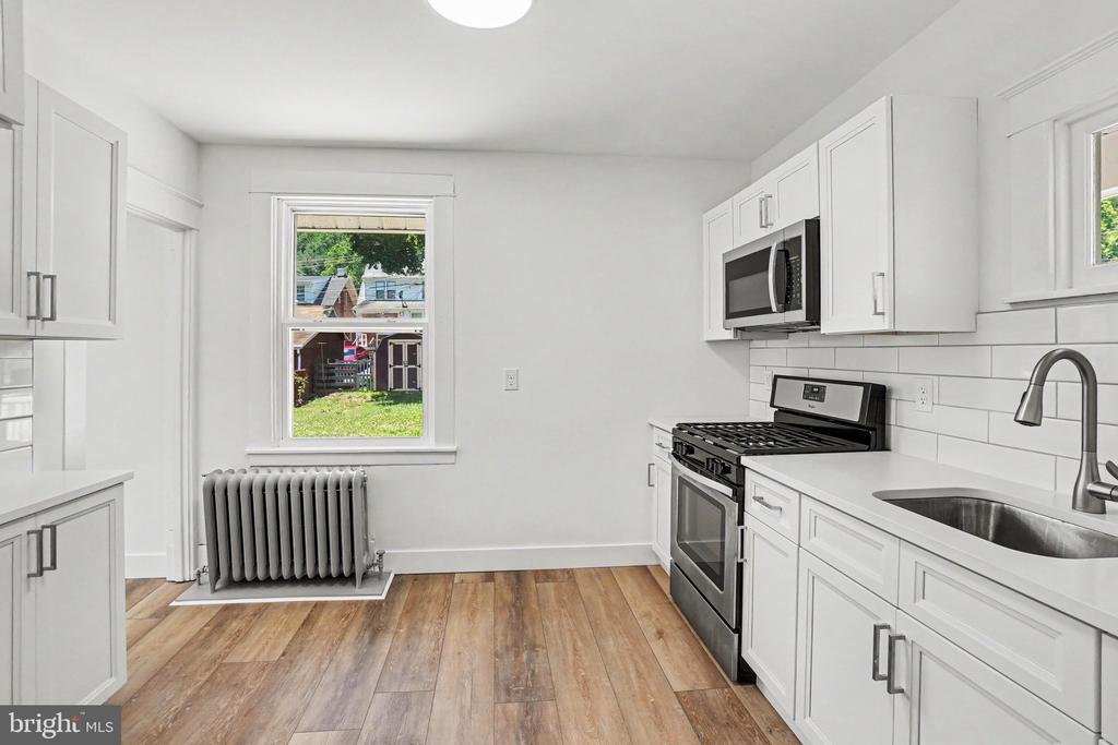 4 MYRTLE AVENUE