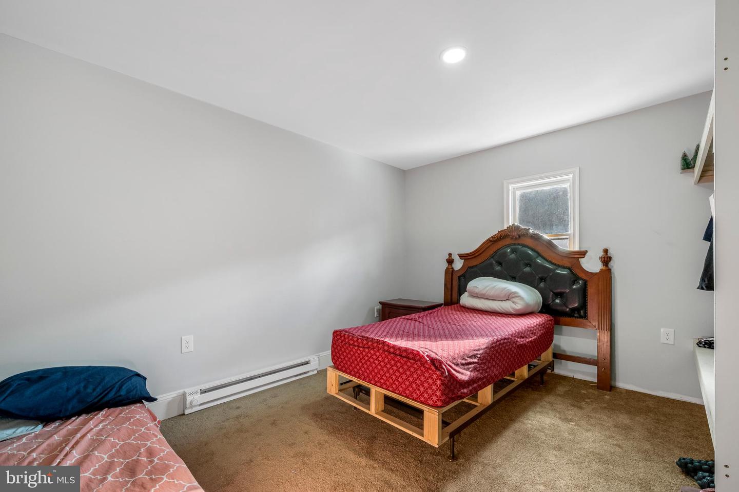 130 W Spruce St