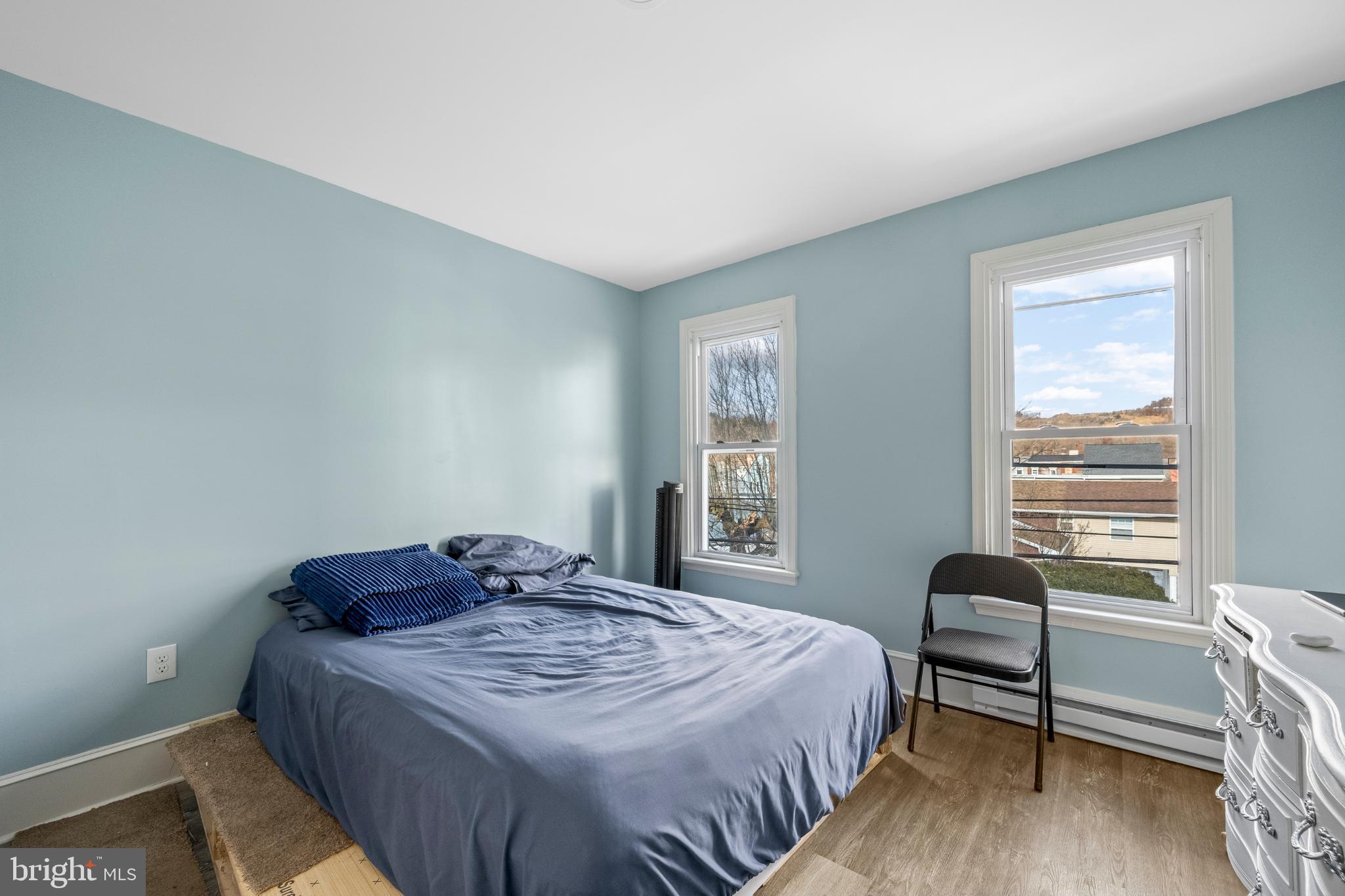 130 W Spruce St