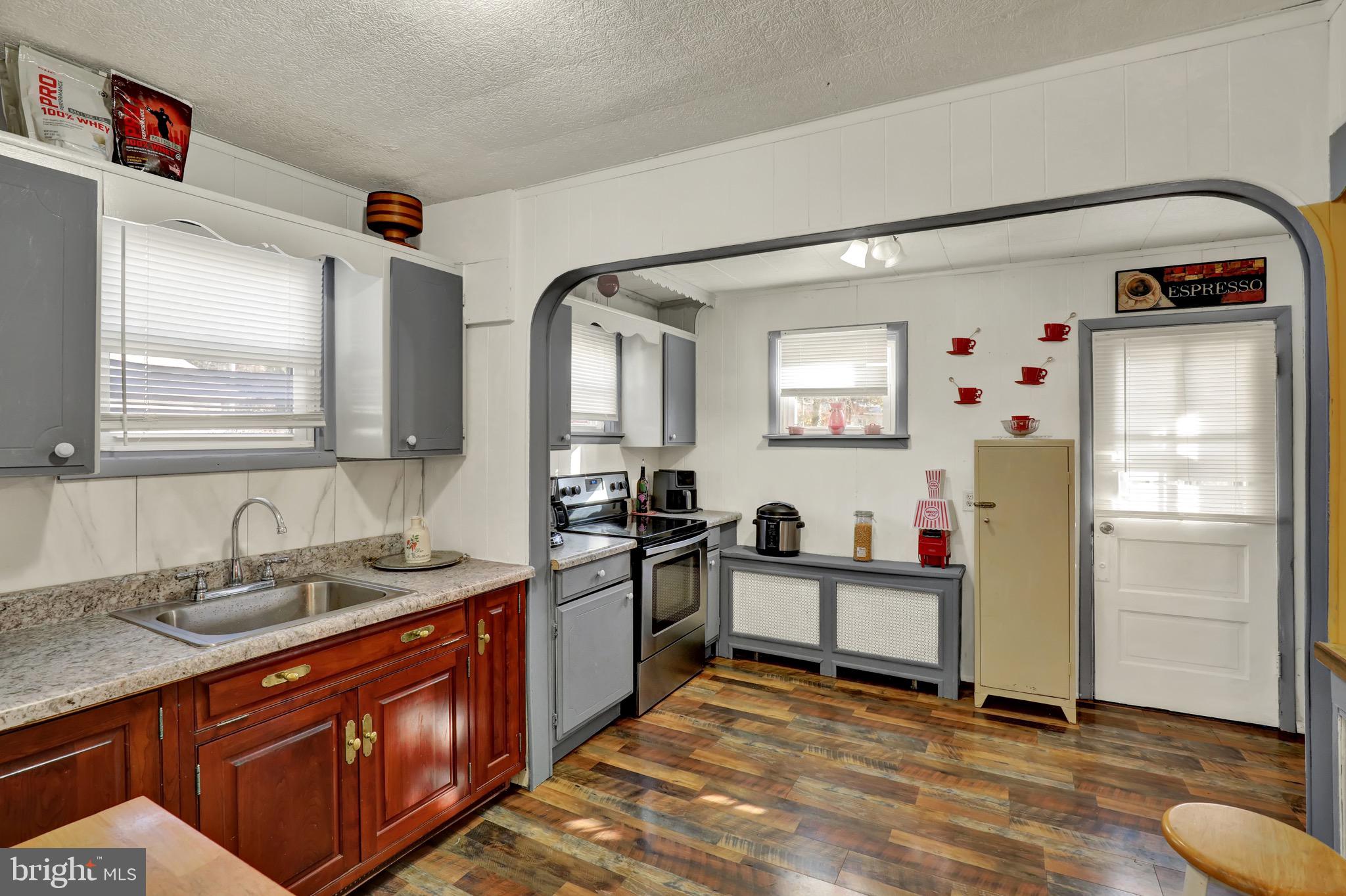 336 LAKE FRONT DRIVE