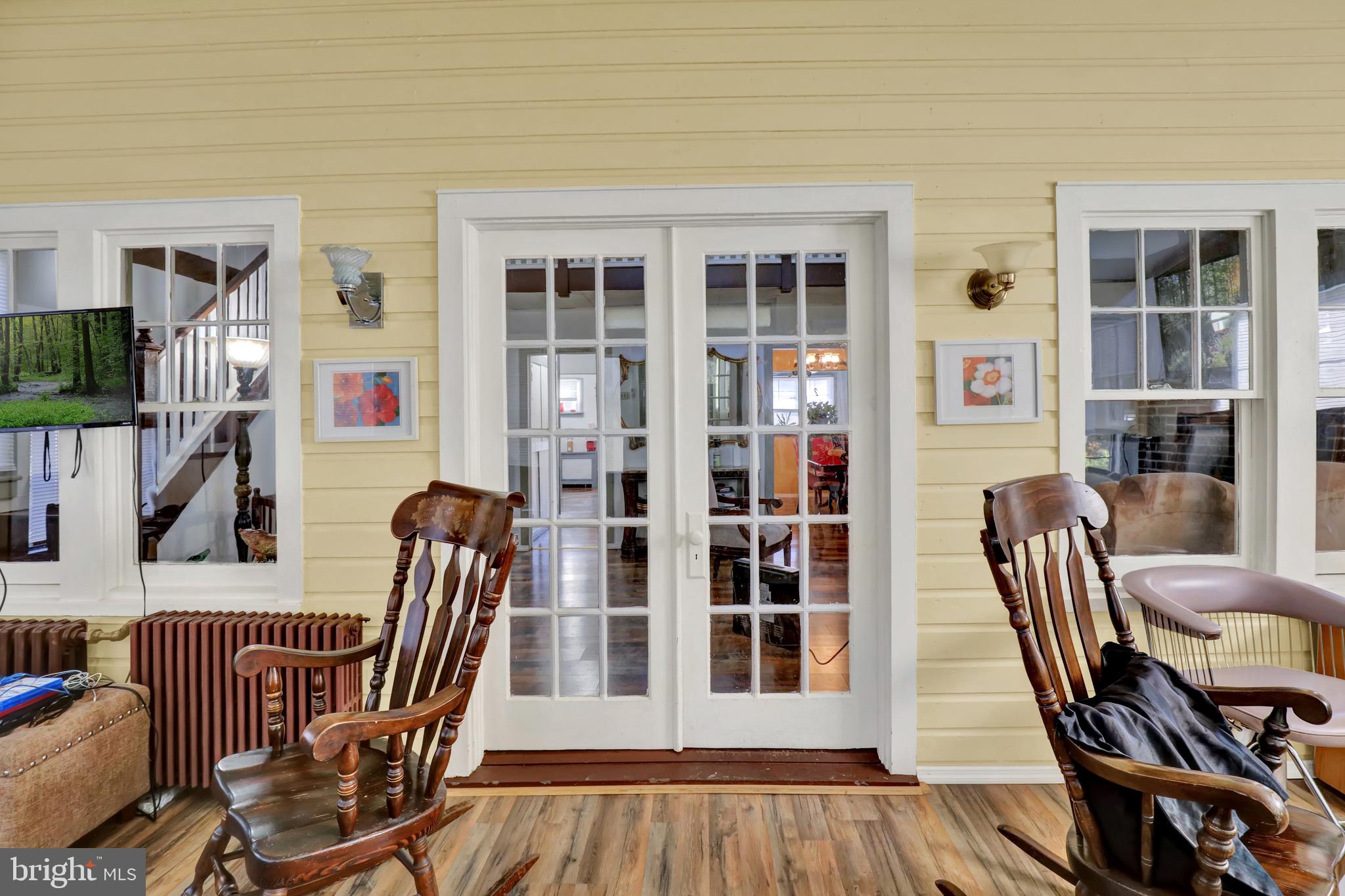 336 LAKE FRONT DRIVE