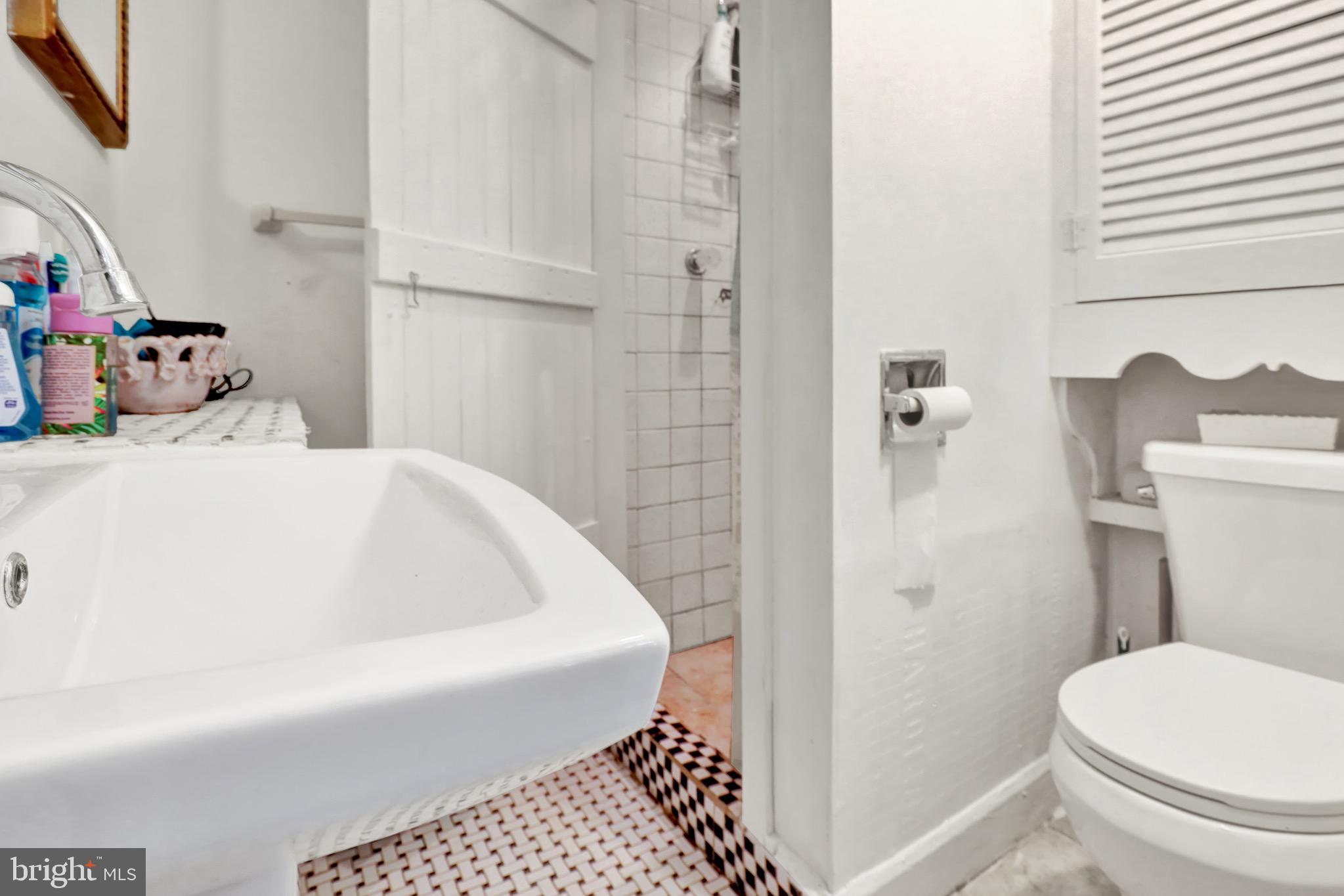 336 LAKE FRONT DRIVE