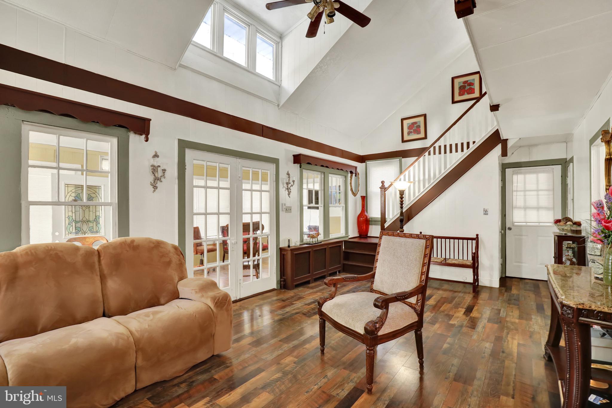 336 LAKE FRONT DRIVE