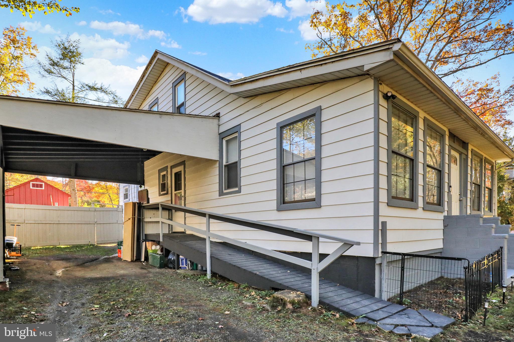 336 LAKE FRONT DRIVE