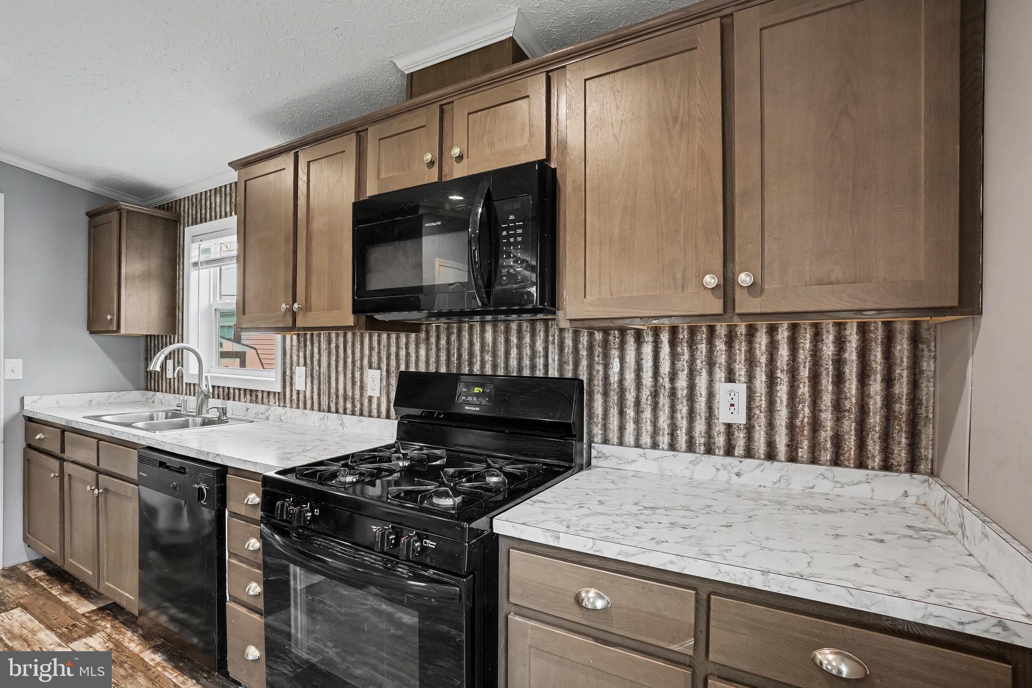 13 FRIEDEN MANOR C