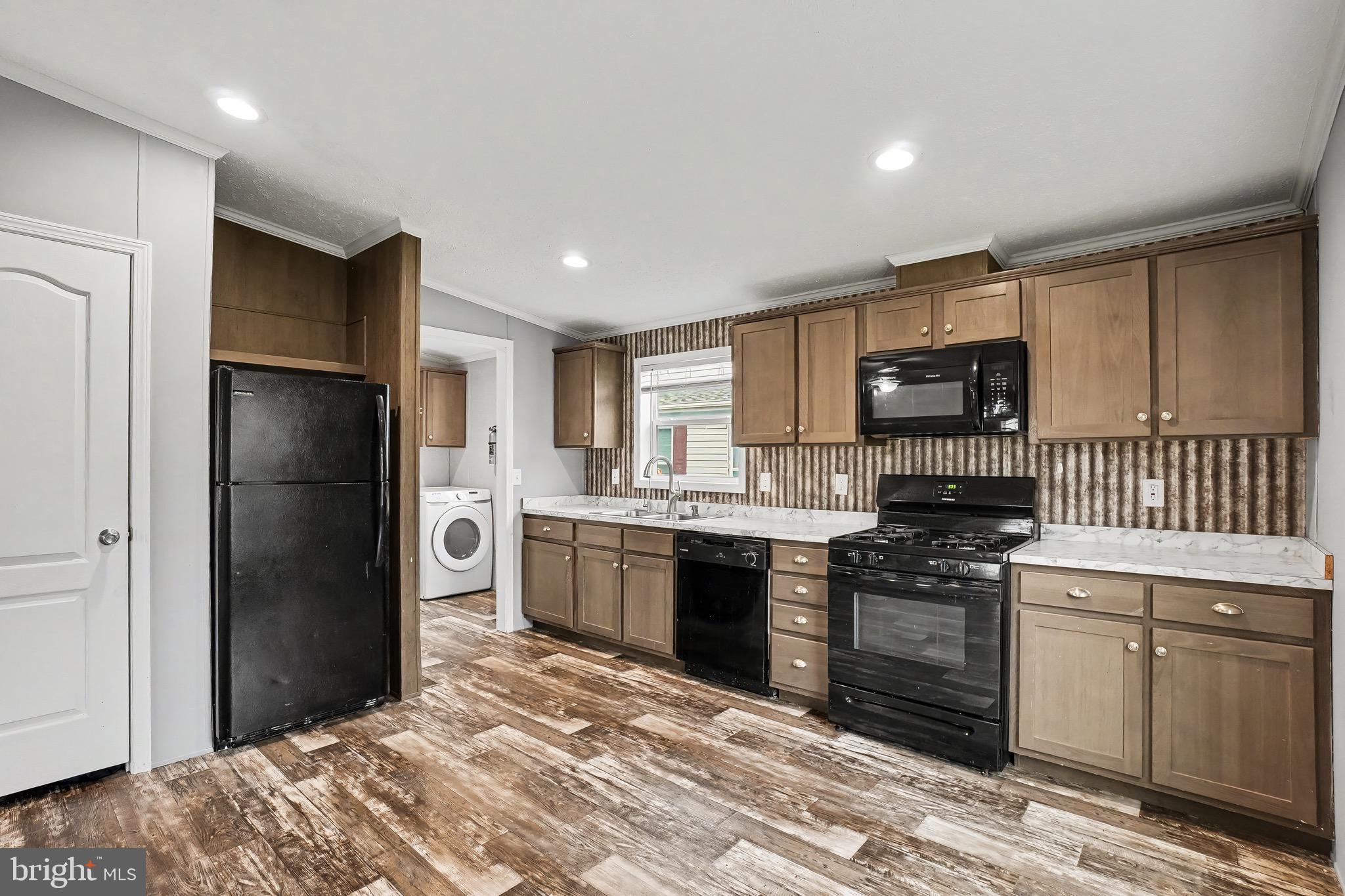 13 FRIEDEN MANOR C