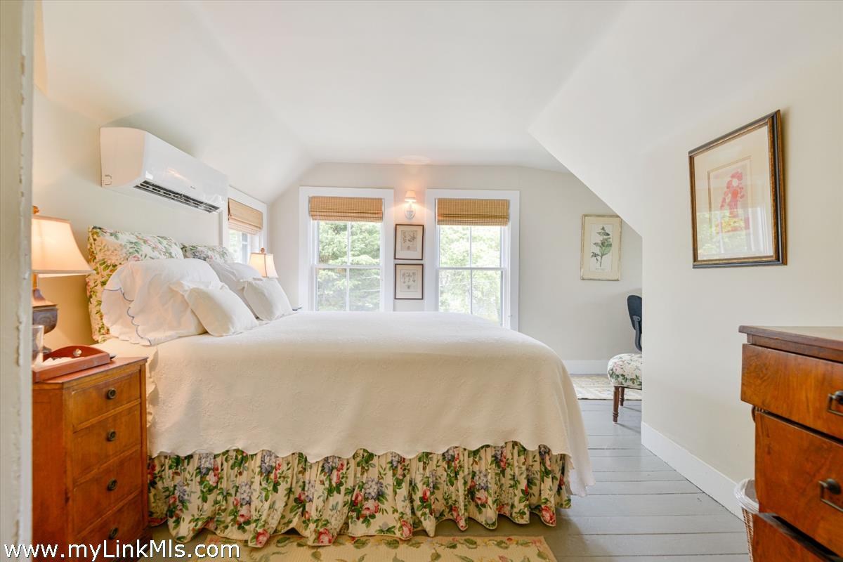 12 Cottage Avenue