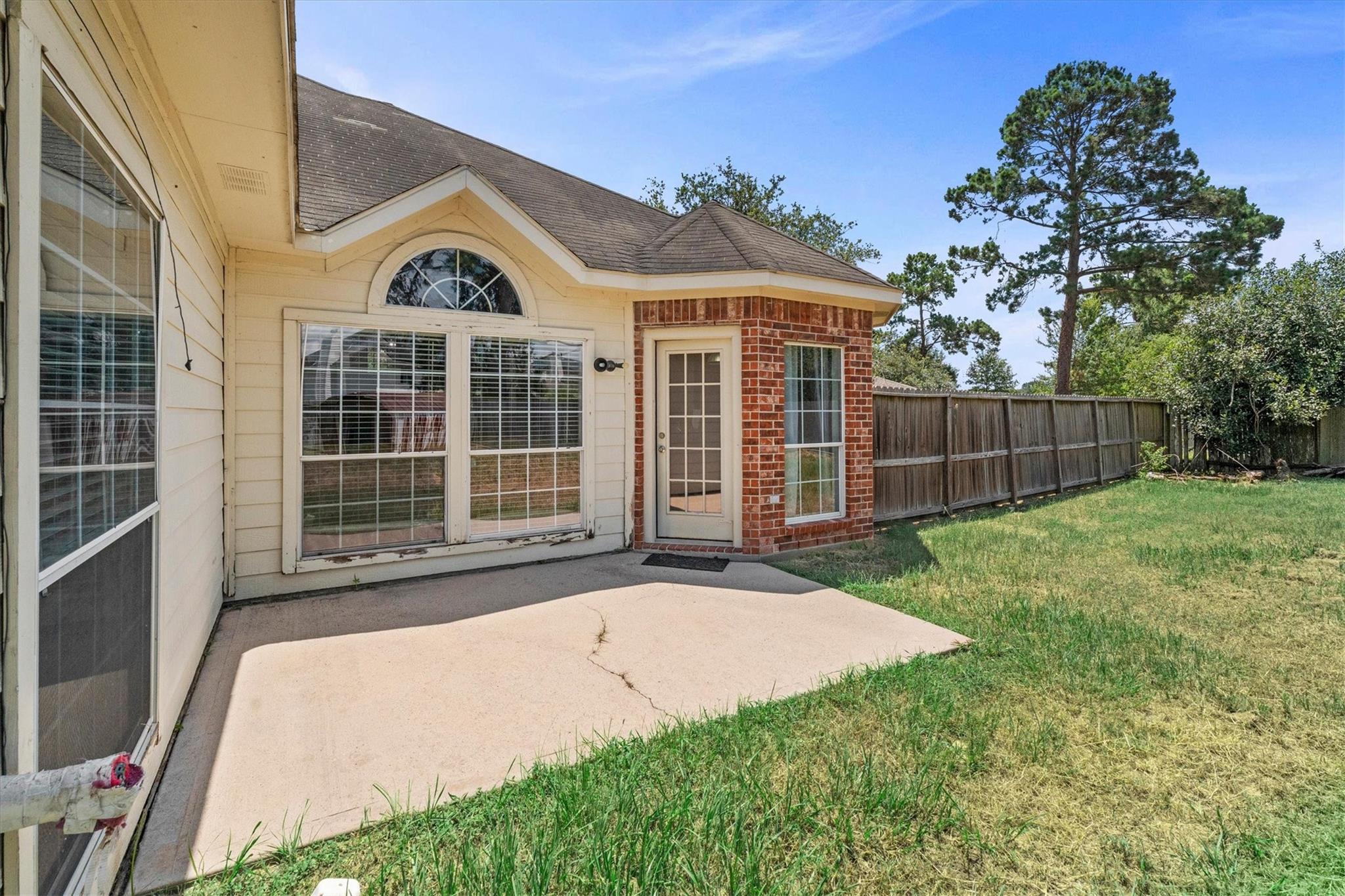 8214 Creekside Willow Court