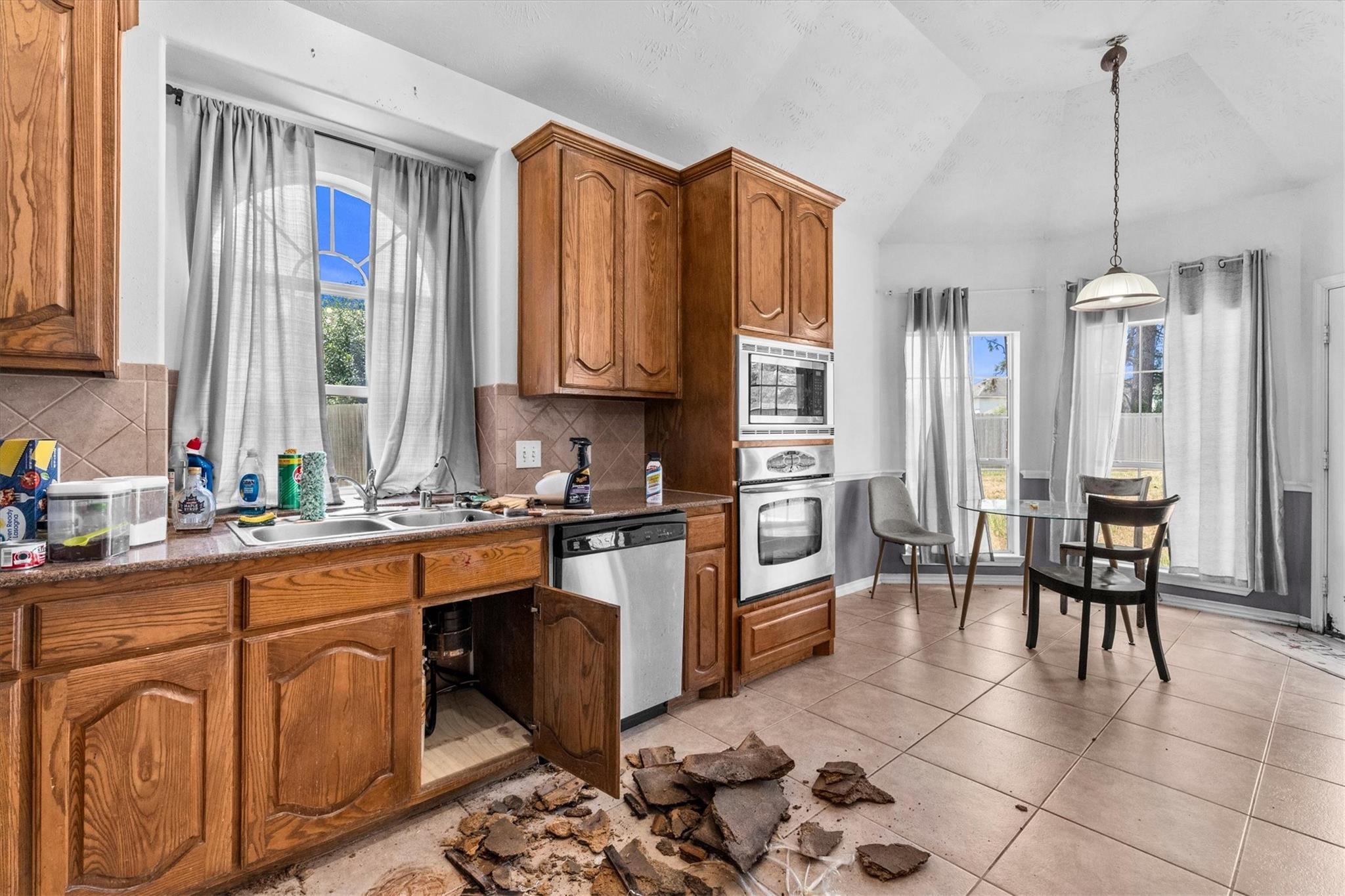 8214 Creekside Willow Court