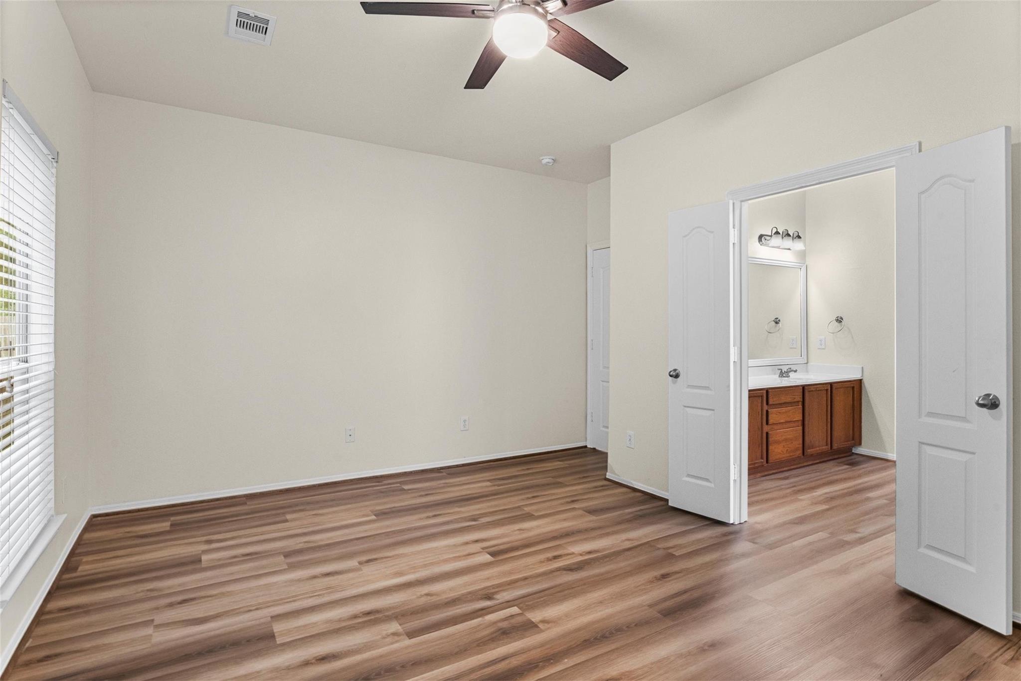 1069 Shadow Glenn Drive