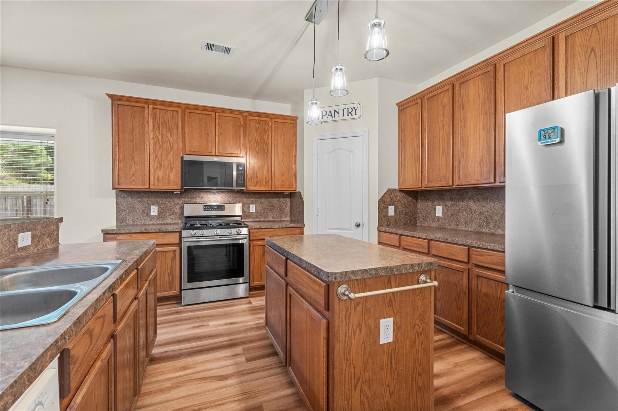 1069 Shadow Glenn Drive