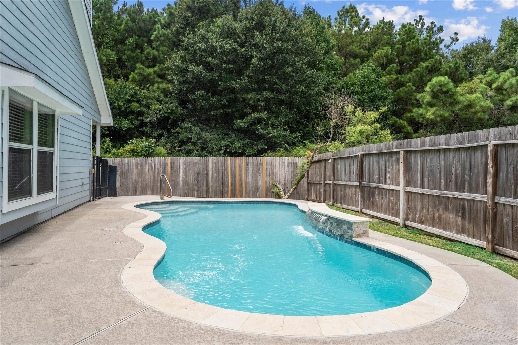 1069 Shadow Glenn Drive