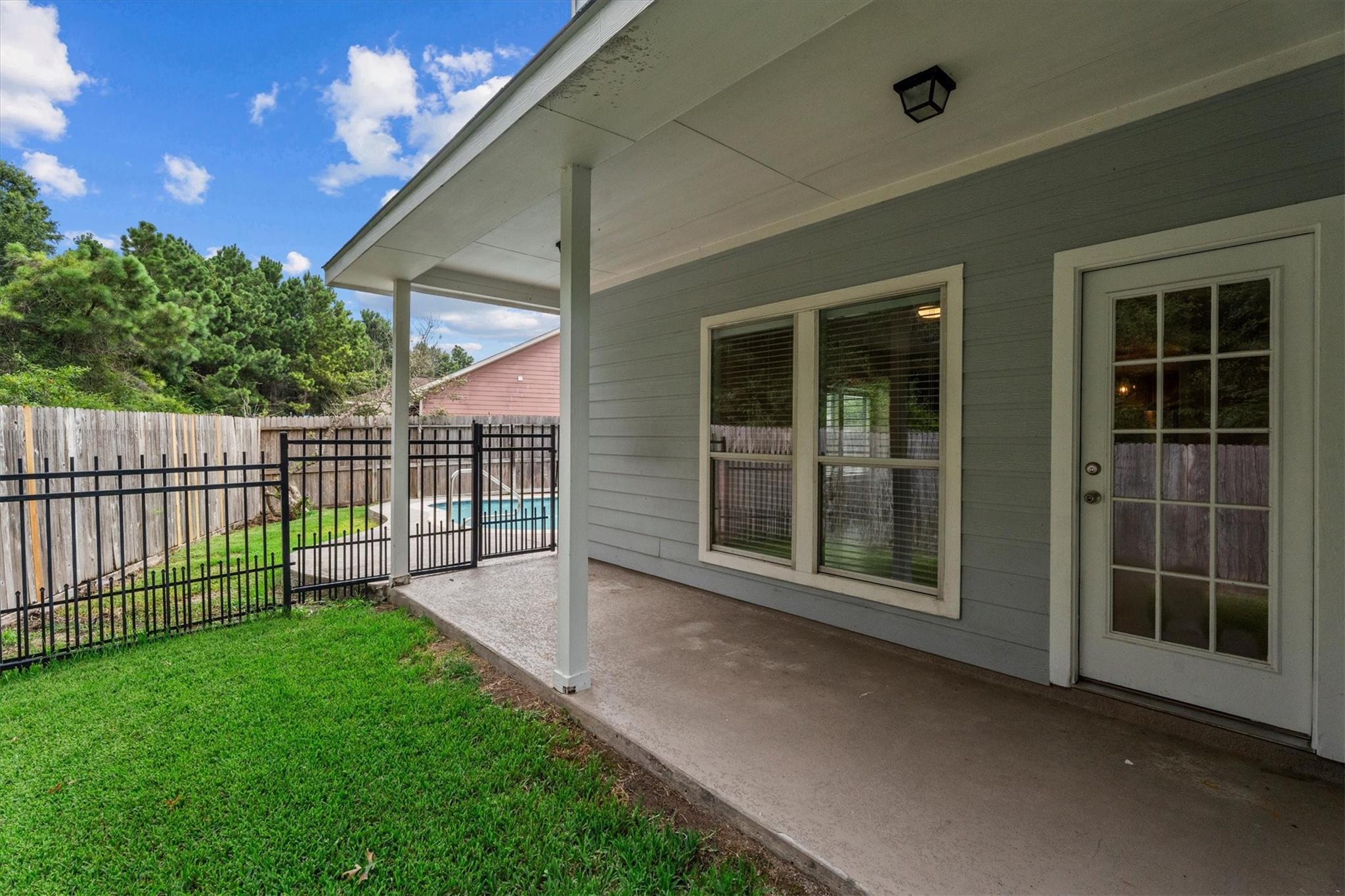 1069 Shadow Glenn Drive
