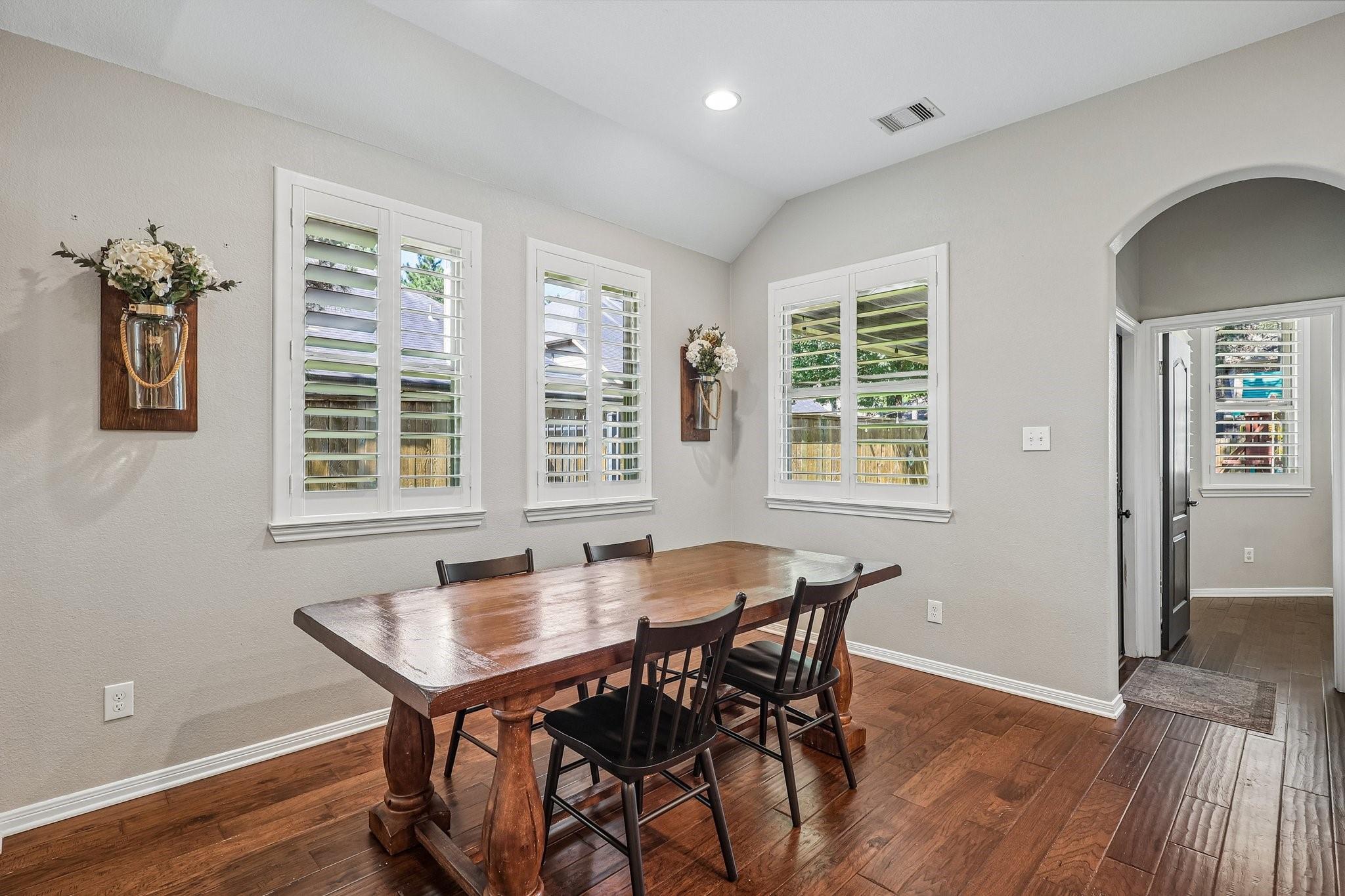 54 W Wolf Cabin Circle