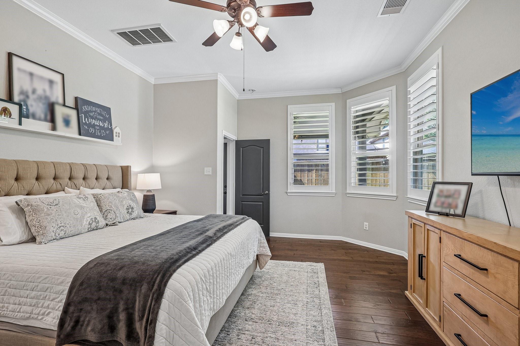 54 W Wolf Cabin Circle