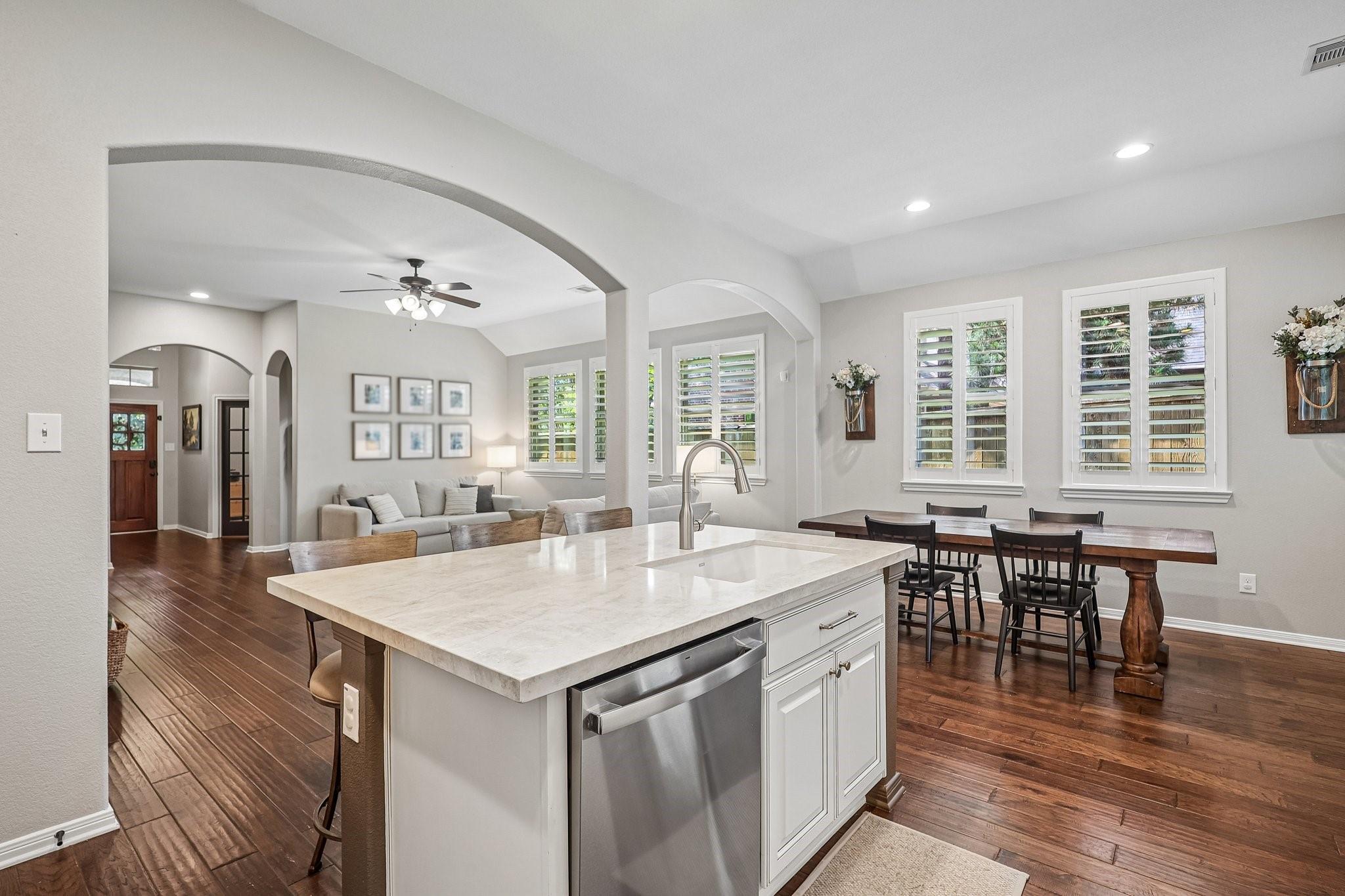 54 W Wolf Cabin Circle