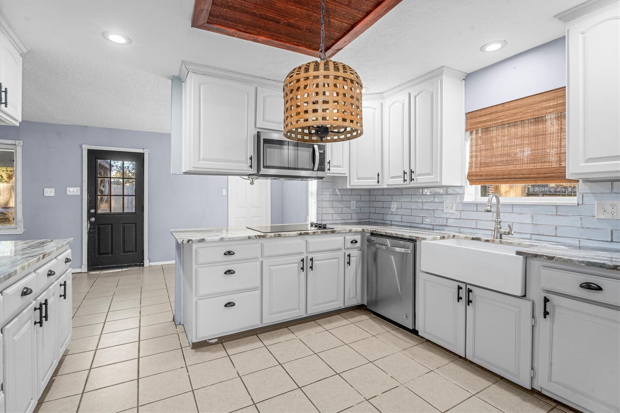8118 Oak Moss Drive