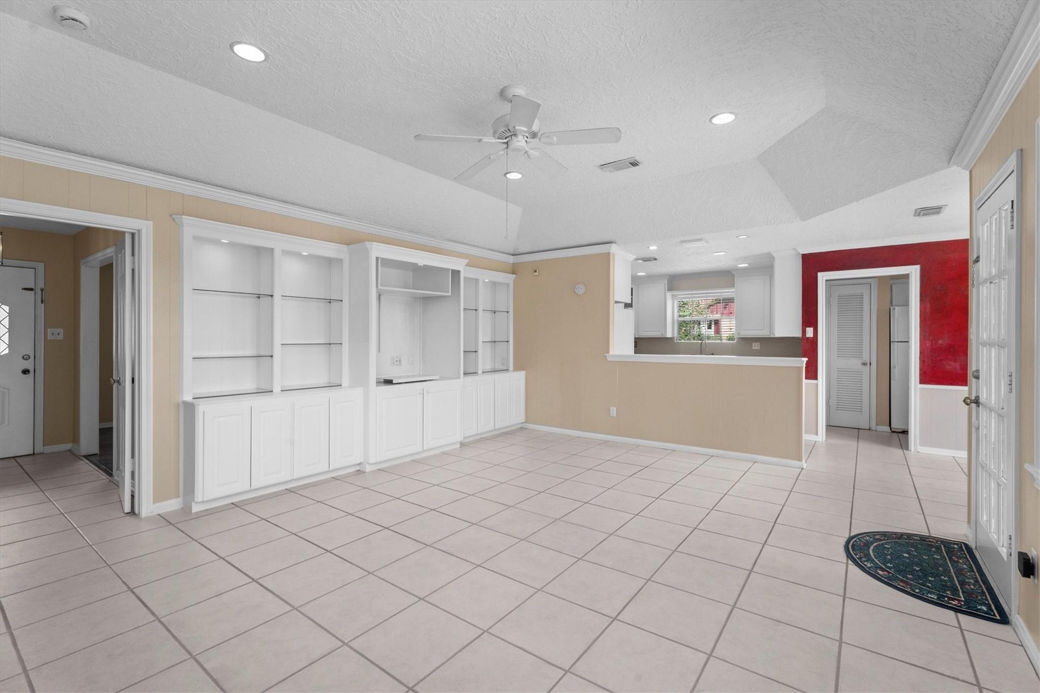 19126 Challe Circle E