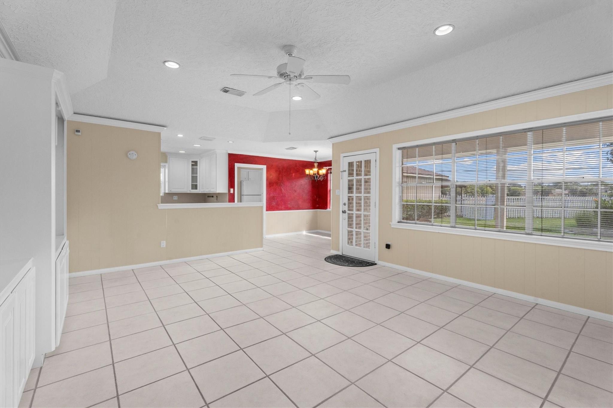 19126 Challe Circle E