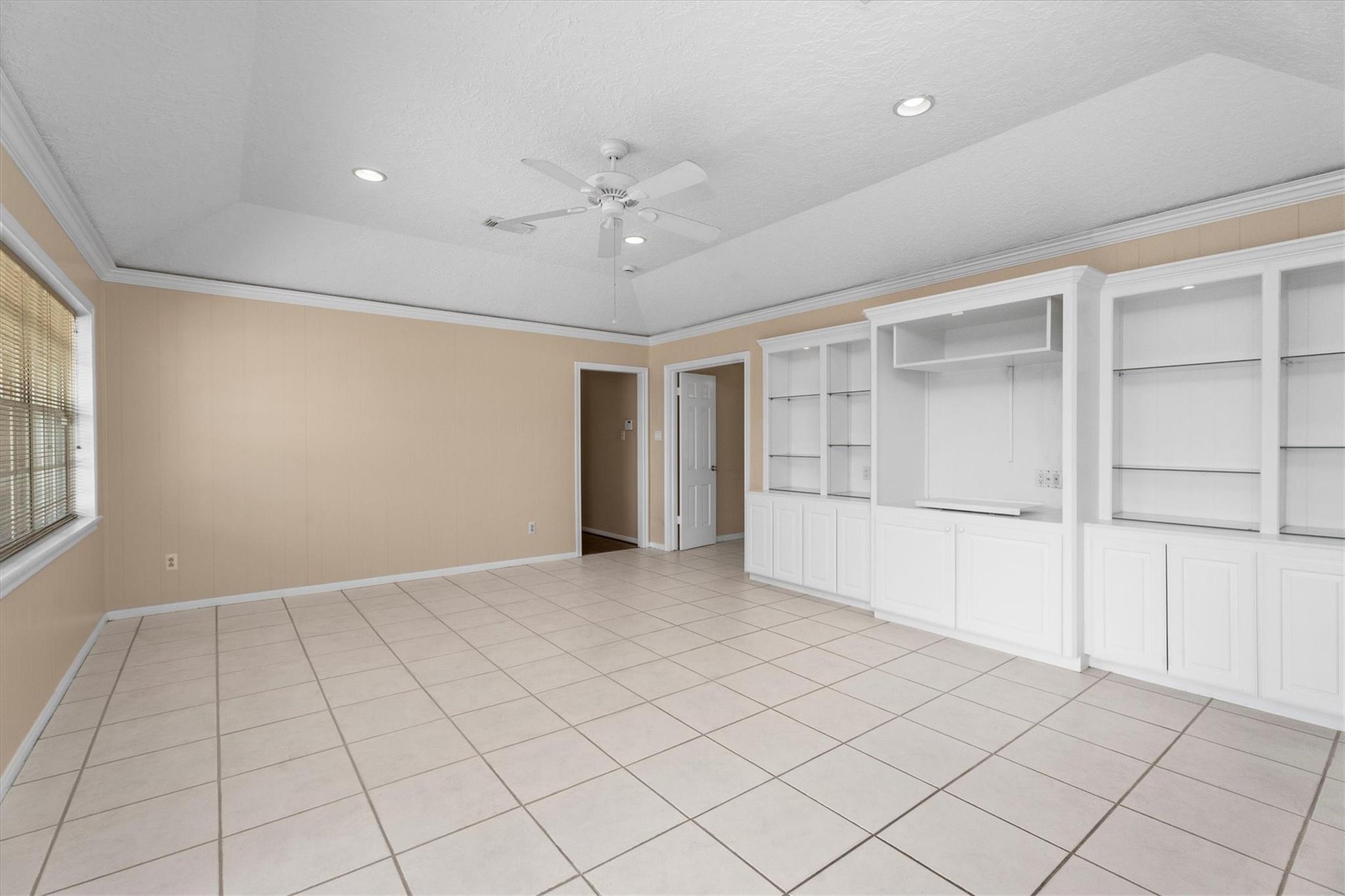 19126 Challe Circle E