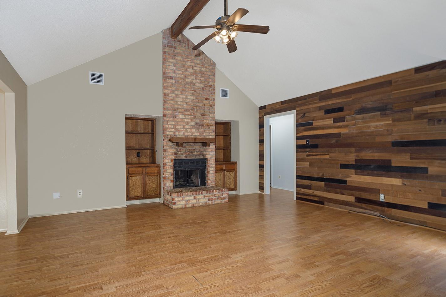 6 S Pineplank Court