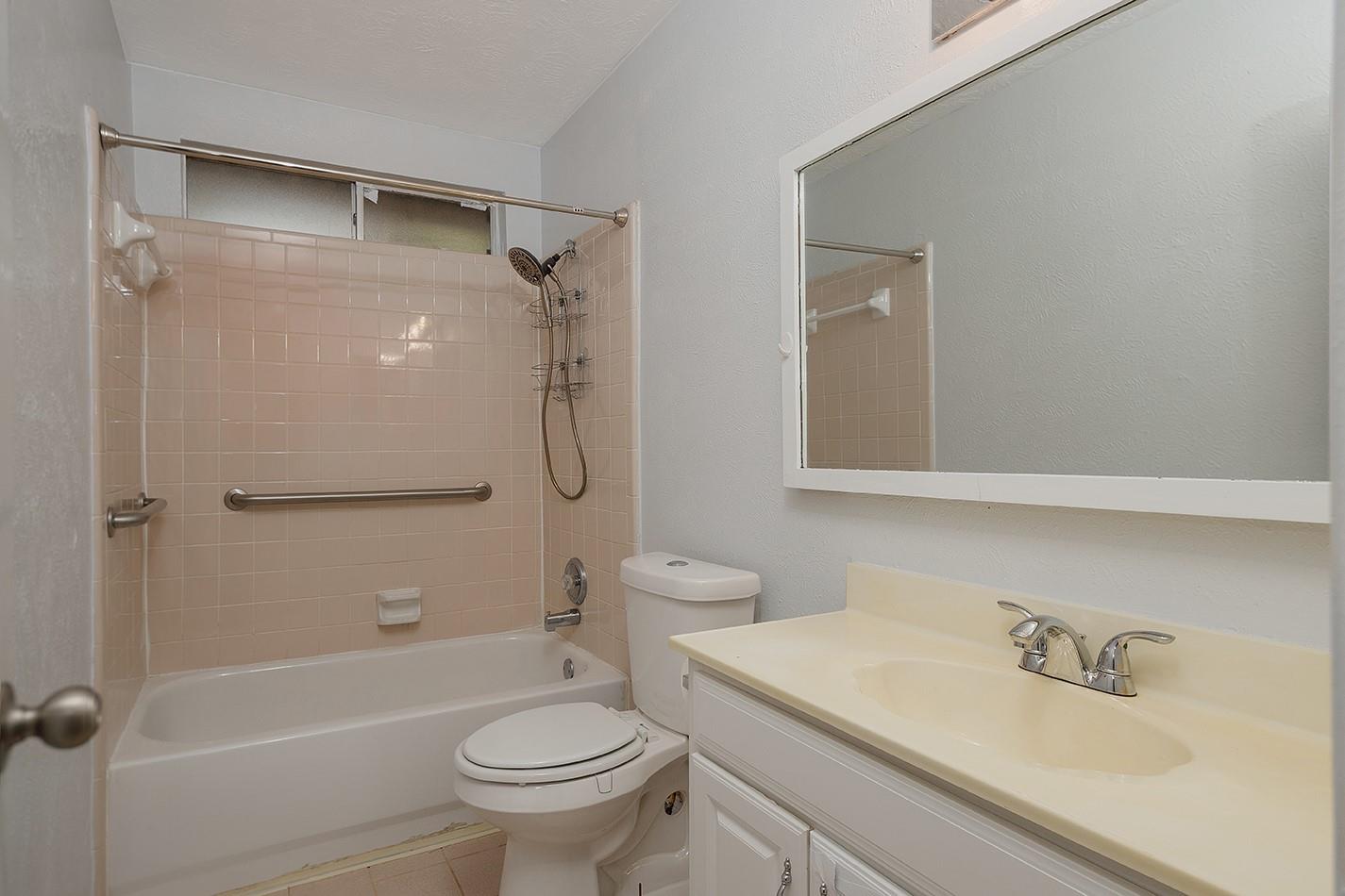 6 S Pineplank Court
