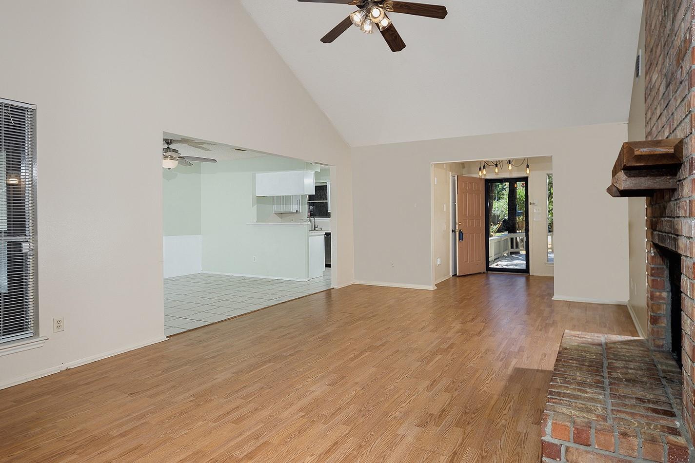 6 S Pineplank Court
