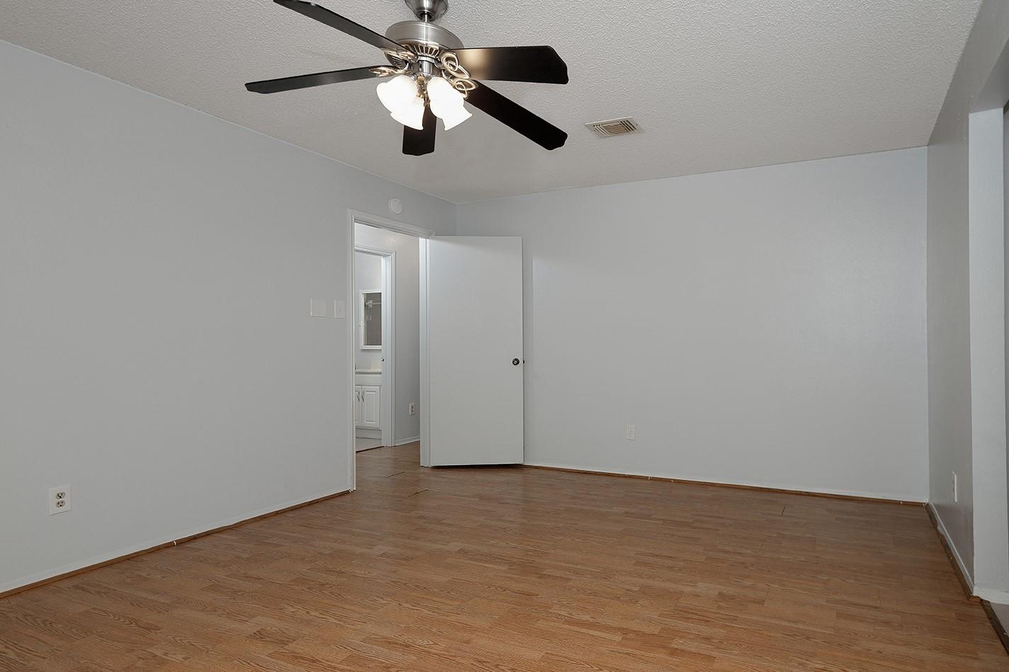 6 S Pineplank Court