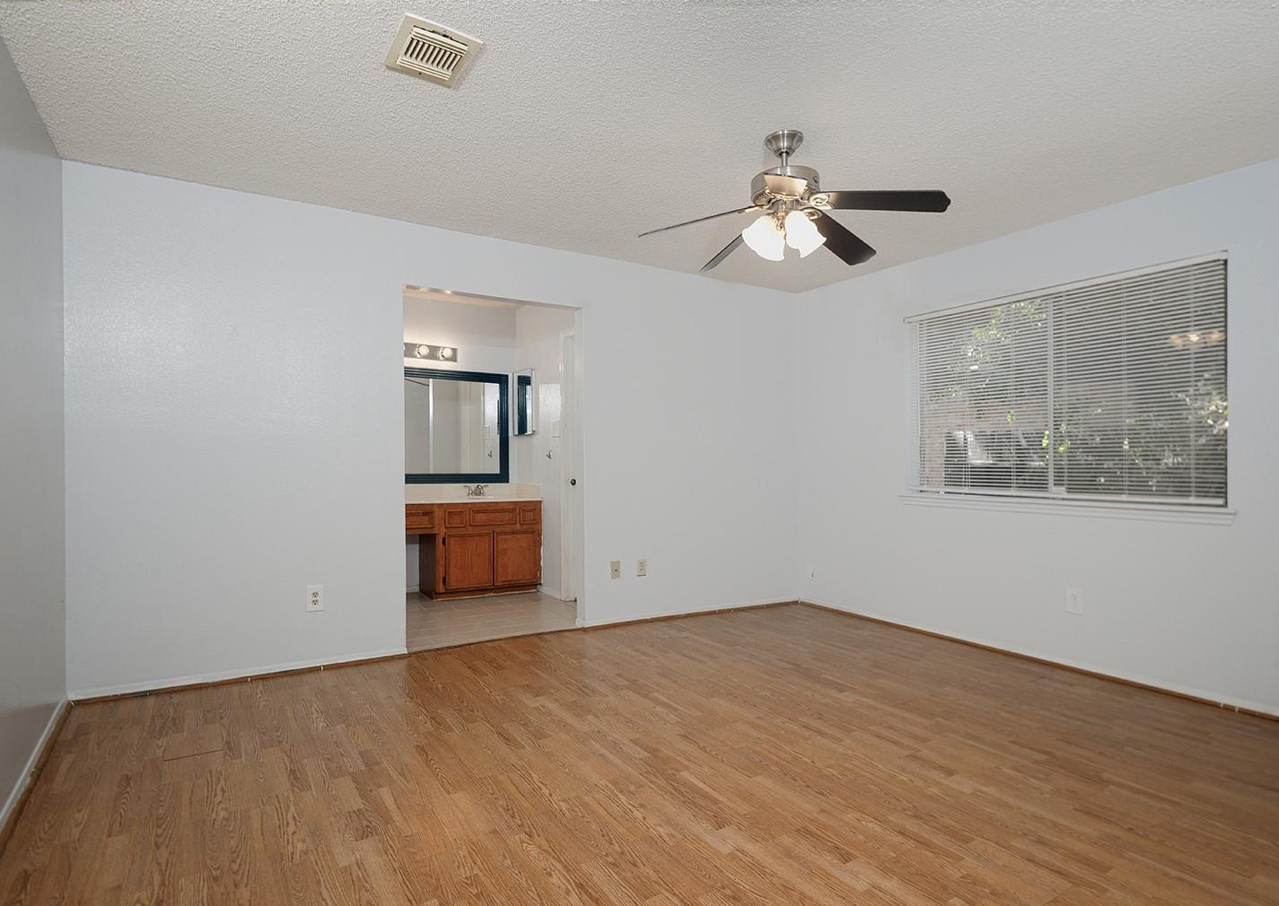 6 S Pineplank Court